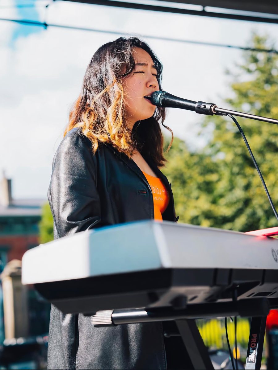 Serin performing at a keyboard